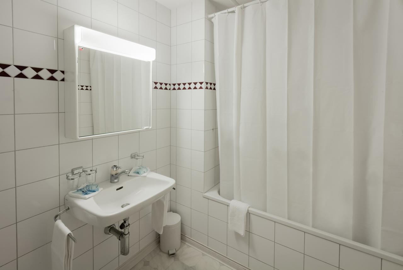 Gasthof Zur Traube Roggwil  Стая снимка